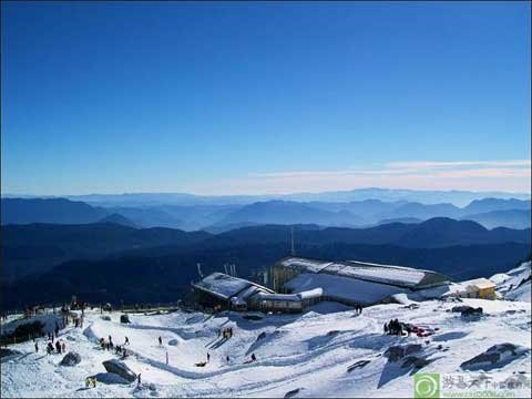 玉龙雪山什么时候有雪