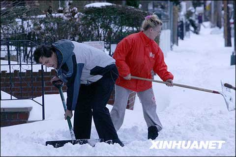 纽约雪人沐浴阳光_国外天气_天气