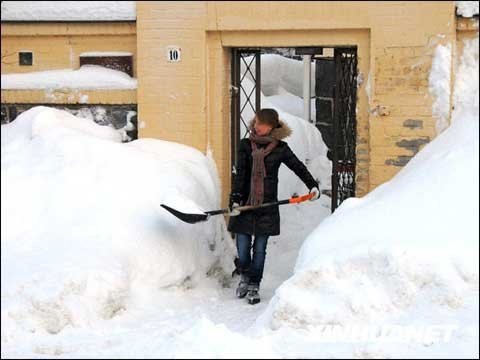 芬兰首都赫尔辛基积雪厚度达近20年来之最_国
