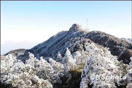 福建九仙山现"阳春白雪"美丽景观