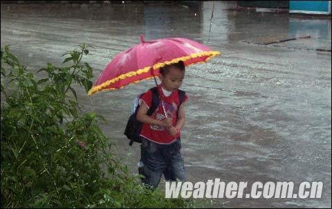 贵阳遭今年最强降水袭击 未来三天多阵雨