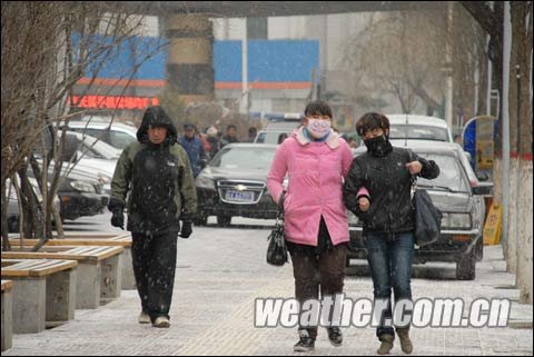 西宁降雪缓解干燥 今早气温创17年新低