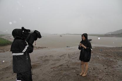 追风小组在宁波象山报道风雨实况8.7(追风日志