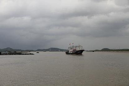 追风小组在宁波象山报道风雨实况8.7(追风日志