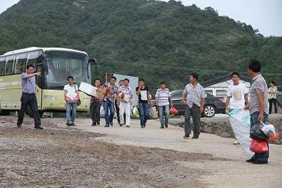 追风小组在宁波象山报道风雨实况8.7(追风日志
