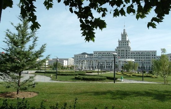 哈尔滨工业大学威海分校与东北大学哪个好