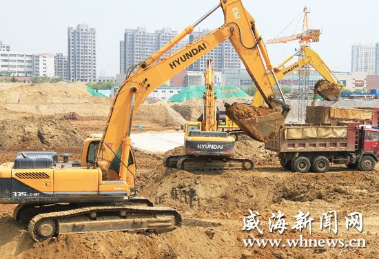 威海站施工现场.记者+李晓娟