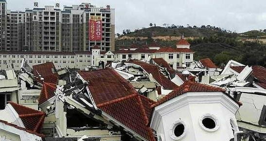 销售不佳 开发商自拆上百栋别墅