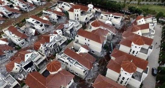 销售不佳 开发商自拆上百栋别墅