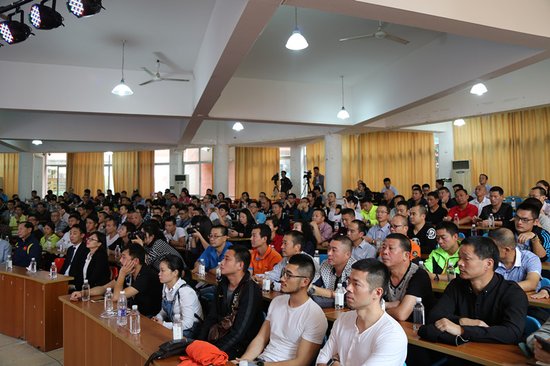 奥康国际温州马拉松万科赞助签约会圆满落幕