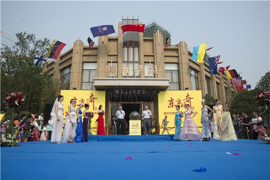 雍华园展厅开放盛典东方传奇火爆全龙湾