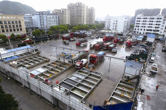 “富祿川”違建鐵棚已拆除 經(jīng)營戶預(yù)計兩個月后搬遷