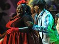南非歌舞惹眼球