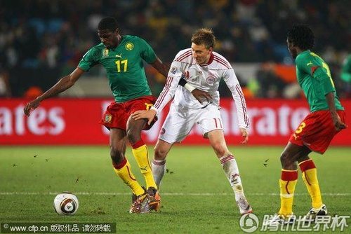 图文:喀麦隆1-2丹麦 本特纳失身位_世界杯图片