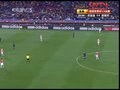 视频：巴拉圭任意球传入禁区 阿尔卡拉兹禁区内头球未顶上