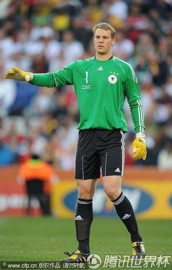 图文:德国4-1英格兰 德国队门将诺伊尔_2010南非世界杯