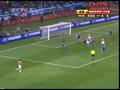 视频：巴拉圭发动进攻 里维罗斯头球门将扑出