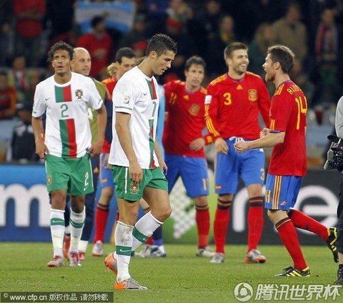 图文:西班牙1-0葡萄牙 C罗十分沮丧