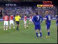 视频：日本任意球吊入禁区 圣克鲁斯头球解围