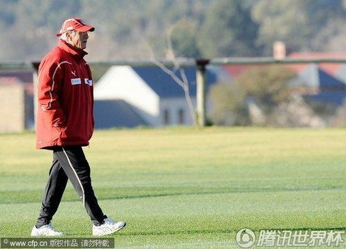 图文:意大利训练备战 队员蒙面抗严寒(75)_世界