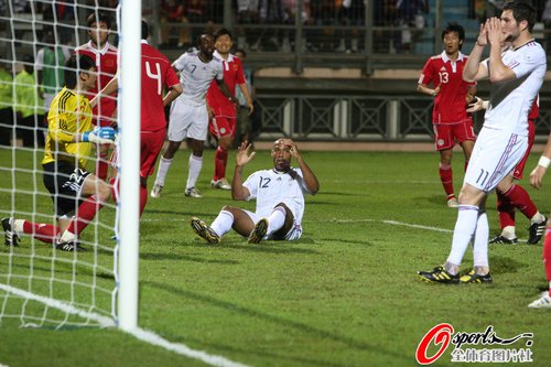 图文：热身赛中国1-0胜法国 亨利错失机会