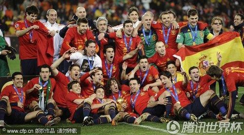 2010西班牙夺冠图片