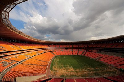 21世纪网:非洲大陆上的野生足球场_2010南非