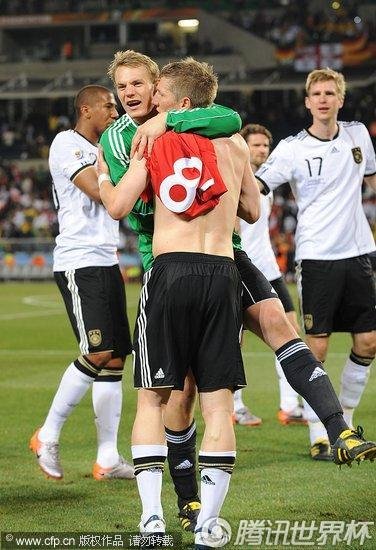 图文:德国4-1英格兰 德国队员庆祝_世界杯图片