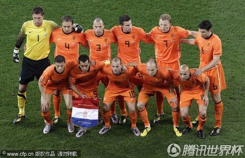 图文:乌拉圭vs荷兰 荷兰队首发_2010南非世界杯