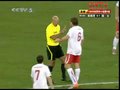 视频：瑞士门神拖延时间 遭到裁判黄牌警告