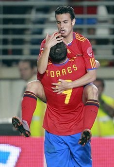 图文:热身赛西班牙6-0波兰 托雷斯庆祝进球_世