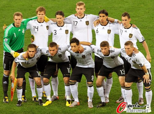 图文:德国vs澳大利亚 德国首发阵容_2010南非
