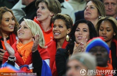 图文:荷兰VS西班牙 荷兰太太团_世界杯图片