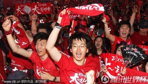 图文:阿根廷4-1韩国 首尔球迷倾城出动(201)_2