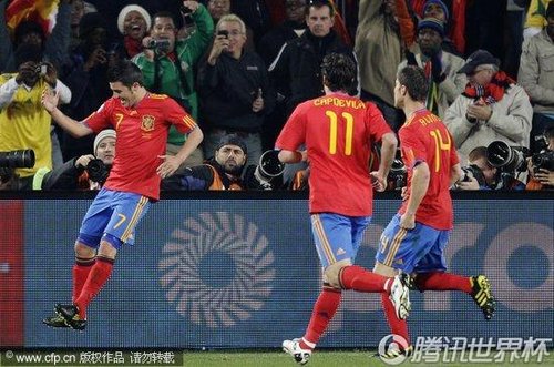 图文:西班牙vs洪都拉斯 比利亚庆祝首粒进球_2