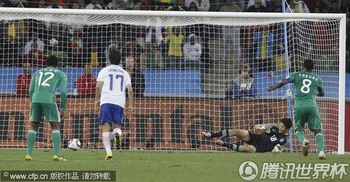 图文:尼日利亚2-2韩国 门将扑错方向_2010南非