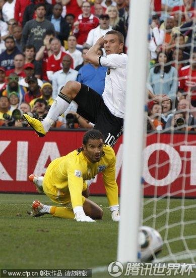 图文:德国4-1英格兰 詹姆斯眼看进球_世界杯图