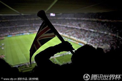 图文:英格兰VS阿尔及利亚 看台顶部鸟瞰球场_