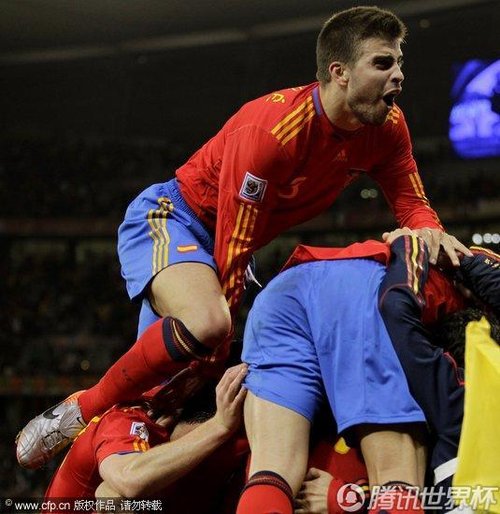 图文:西班牙1-0葡萄牙 西班牙球员庆祝进球