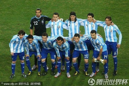 图文:阿根廷VS墨西哥 阿根廷队首发_2010南非