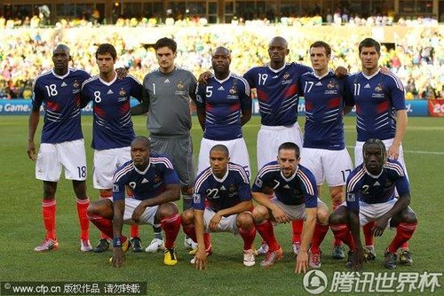 图文:法国VS南非 法国队赛前合影_2010南非世界杯