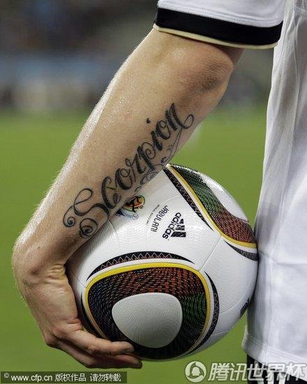 图文:西班牙1-0德国 德国队手臂上纹身_世界杯