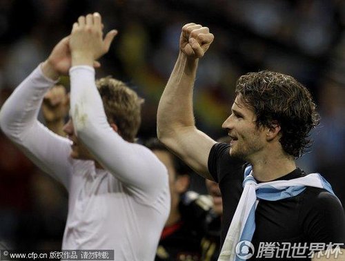 图文:德国4-0阿根廷 德国队庆祝胜利