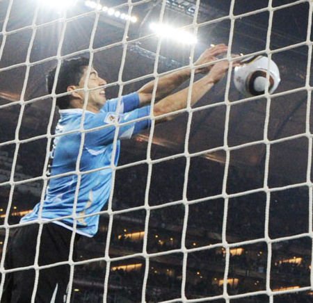 国际足联欲追加处罚苏亚雷斯 功臣恐告别南非