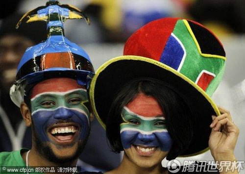 国VS乌拉圭 球迷涂南非国旗油彩 _2010南非世界杯