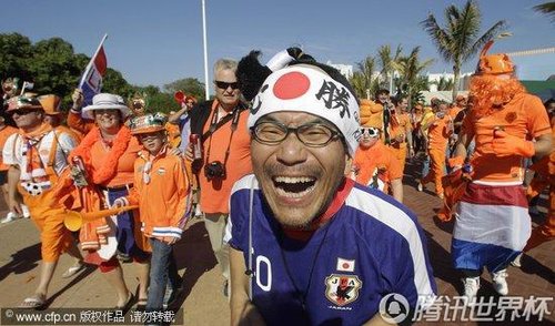 图文:2010年世界杯6月19日球迷精选(25)_201
