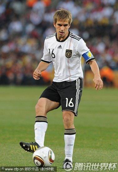 图文:德国4-1英格兰 德国队场上队长拉姆_世界