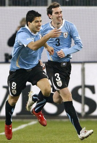 乌拉圭国家队球衣--延续经典天蓝色
