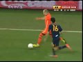 视频：罗本边路快速突破 西班牙3人合围断球