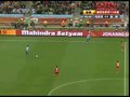 视频：乌拉圭中场长传 苏亚雷斯心急越位在先